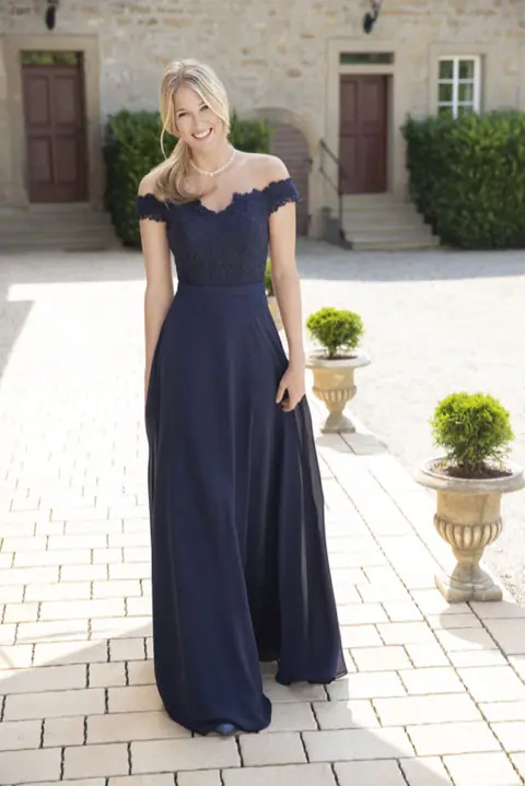 Abend- oder Cocktailkleid im Brautstudio Estelle – Modell 01