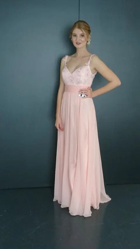 Abend- oder Cocktailkleid im Brautstudio Estelle – Modell 13