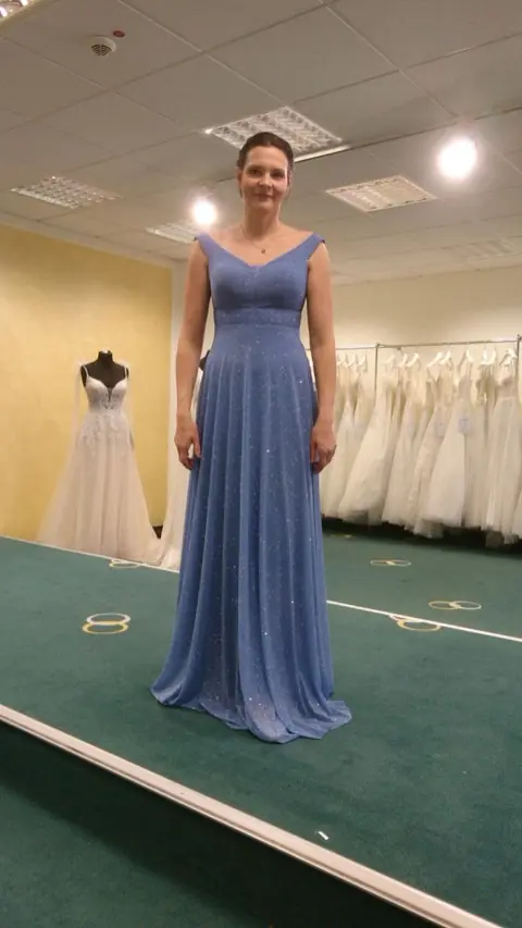 Abend- oder Cocktailkleid im Brautstudio Estelle – Modell 32