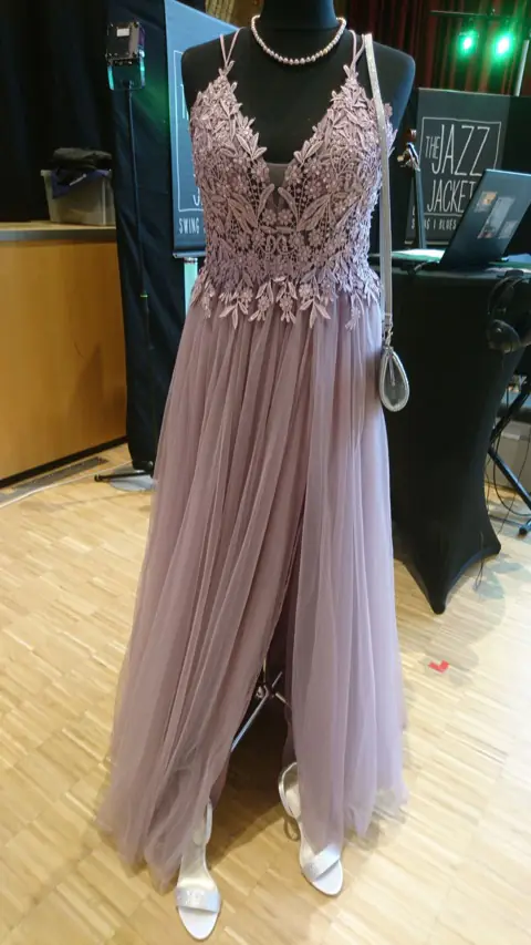Abend- oder Cocktailkleid im Brautstudio Estelle – Modell 34