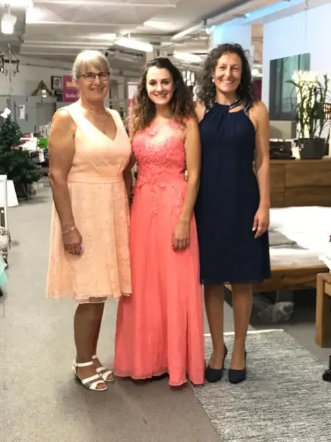 Abend- oder Cocktailkleid im Brautstudio Estelle – Modell 37
