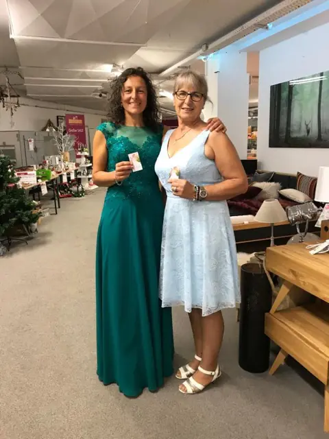 Abend- oder Cocktailkleid im Brautstudio Estelle – Modell 39