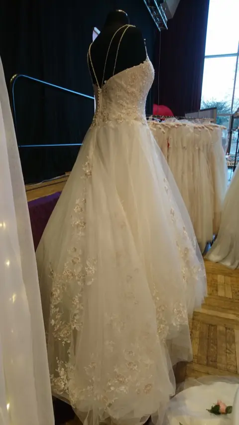 Brautkleid im Brautstudio Estelle – Modell 24