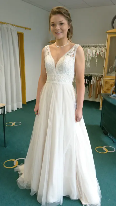 Brautkleid im Brautstudio Estelle – Modell 27