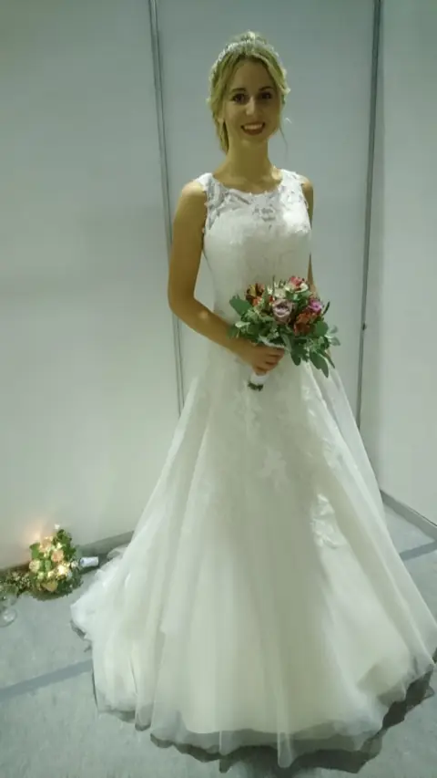 Brautkleid im Brautstudio Estelle – Modell 28