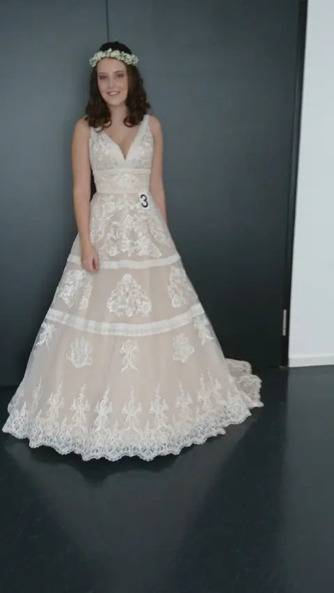 Brautkleid im Brautstudio Estelle – Modell 35