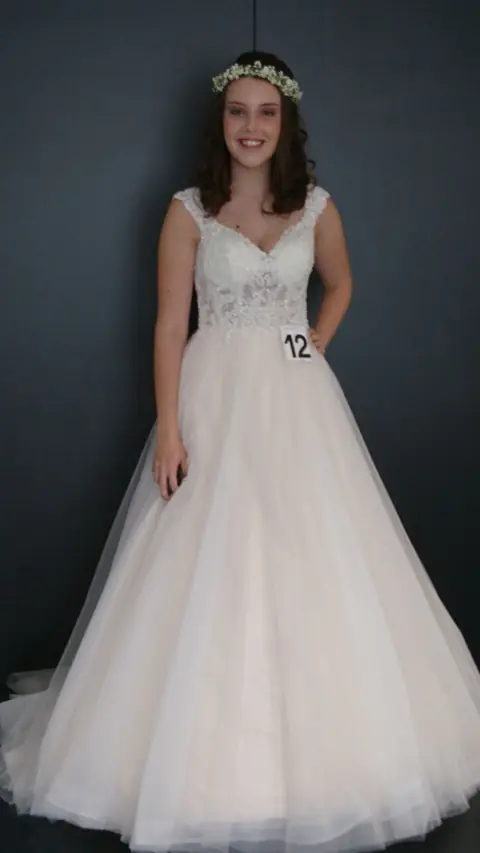 Brautkleid im Brautstudio Estelle – Modell 41